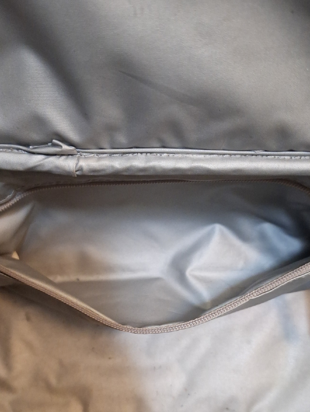 Kate Spade Cosmetic Case Black And White Bow Style - Picture 14 of 15